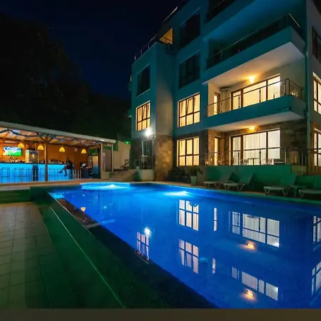 White Cliffs первая линия Apartament
